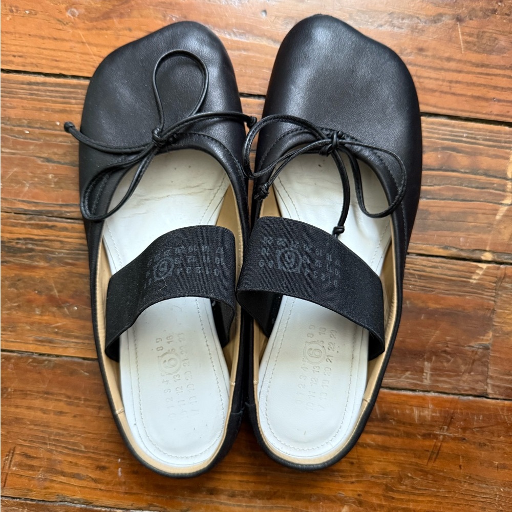 MM6 Maison Martin Margiela Black Flats with Comfort Design